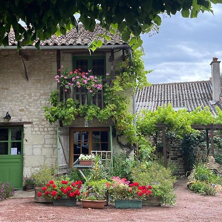 Gite Pays De La Loire Villa Vezieres Exterior foto