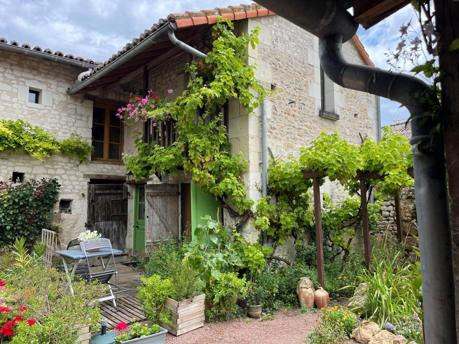 Gite Pays De La Loire Villa Vezieres Exterior foto