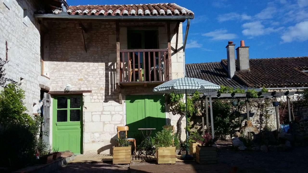 Gite Pays De La Loire Villa Vezieres Exterior foto